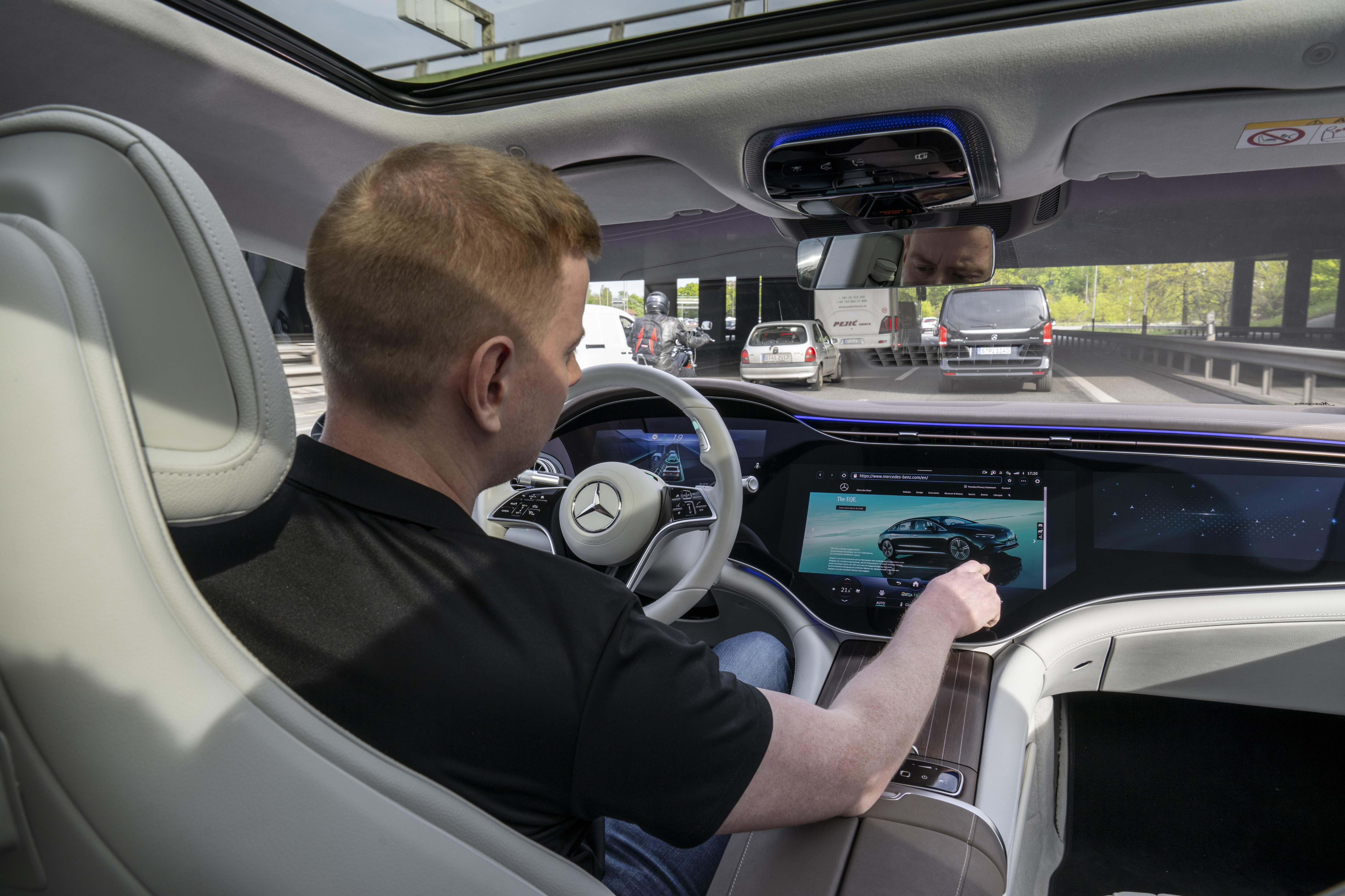 Mercedes prima di Tesla: Drive Pilot porta la guida autonoma di Livello 3 2