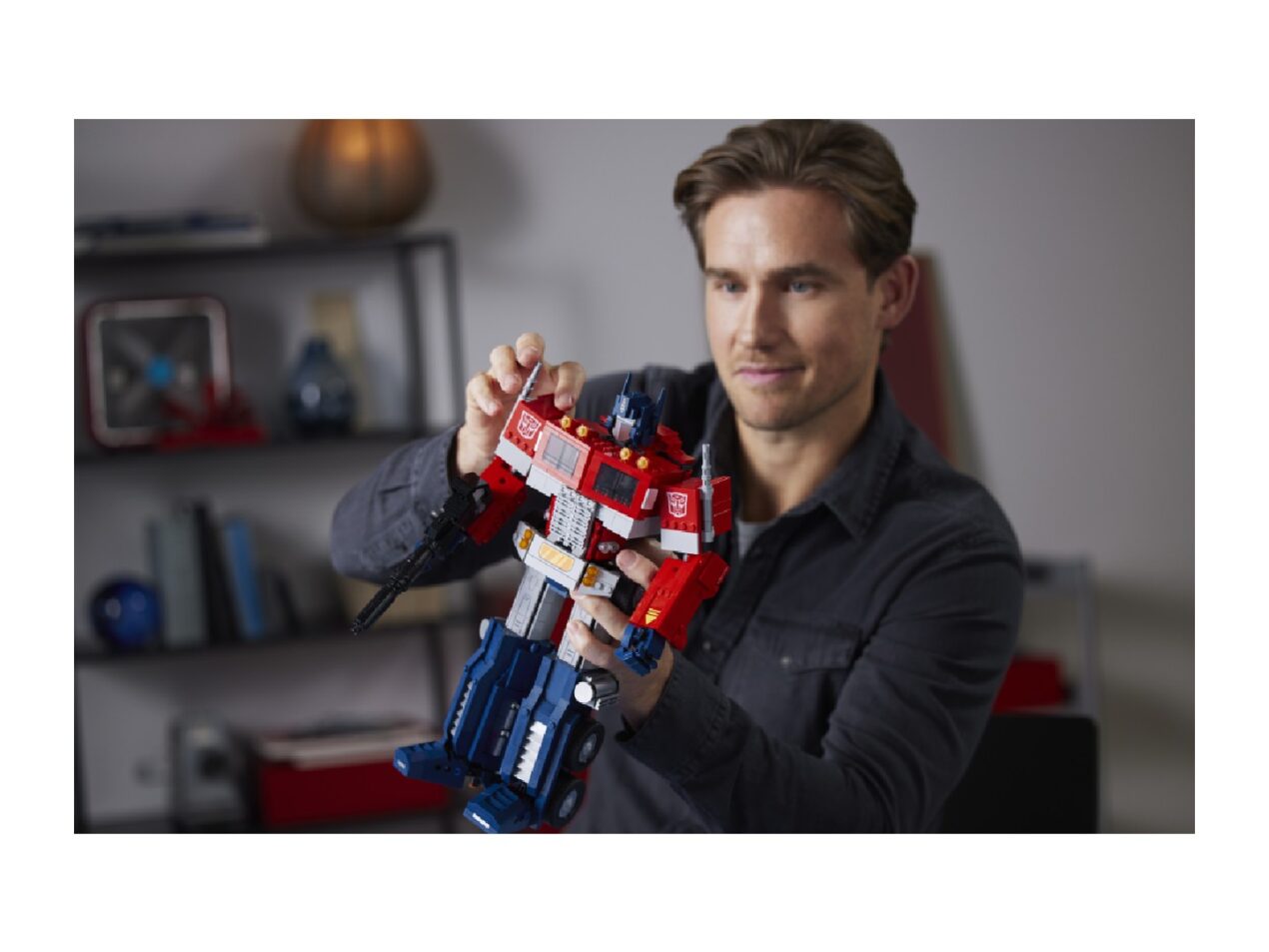 LEGO e Hasbro celebrano i Transformers con il set Optimus Prime