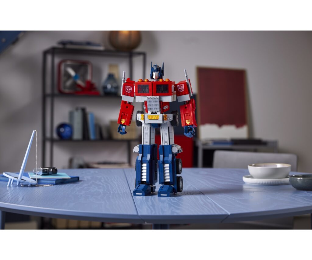 LEGO e Hasbro celebrano i Transformers con il set Optimus Prime 1