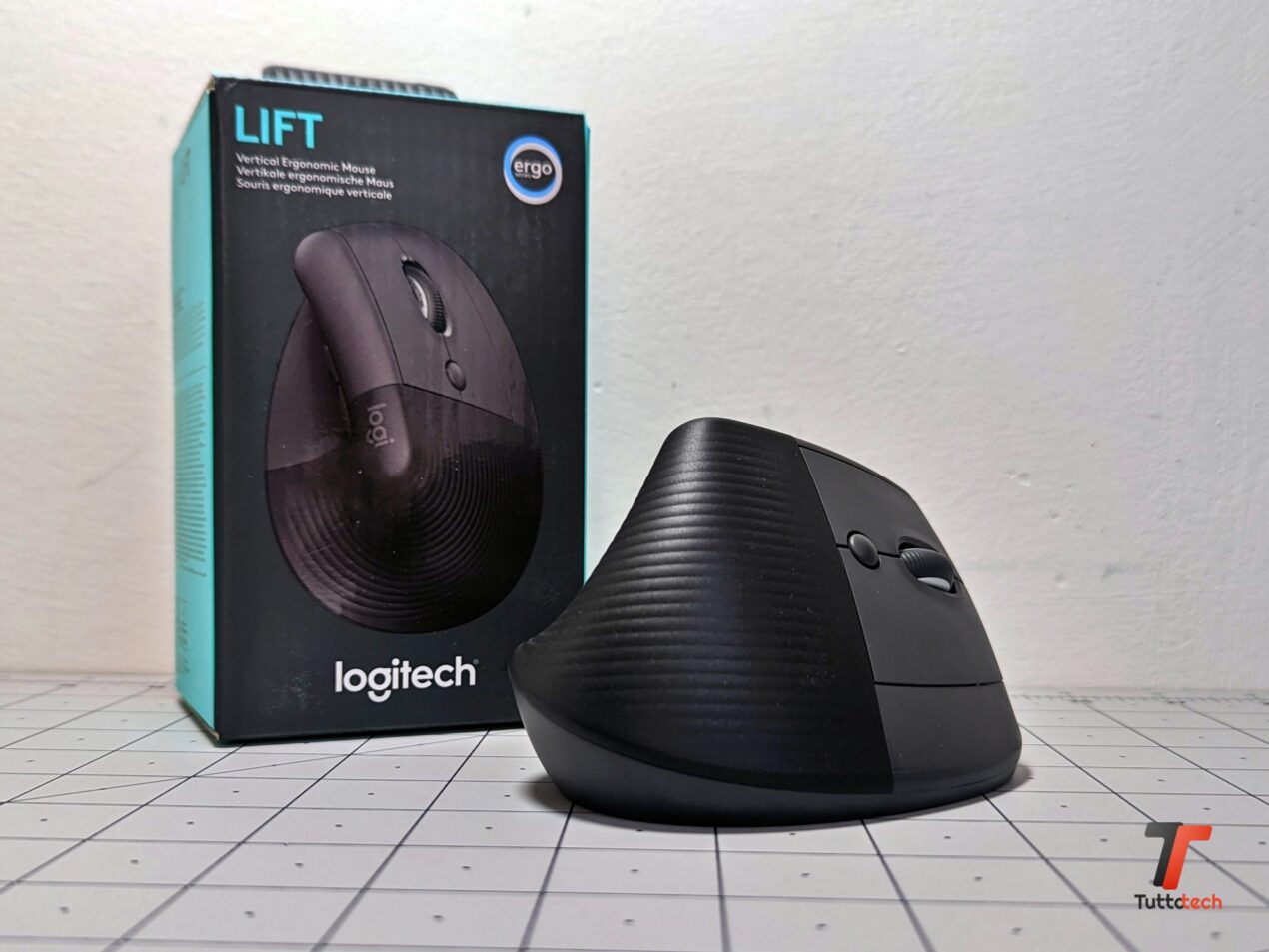 Recensione del mouse Logitech Lift, quando verticale è meglio