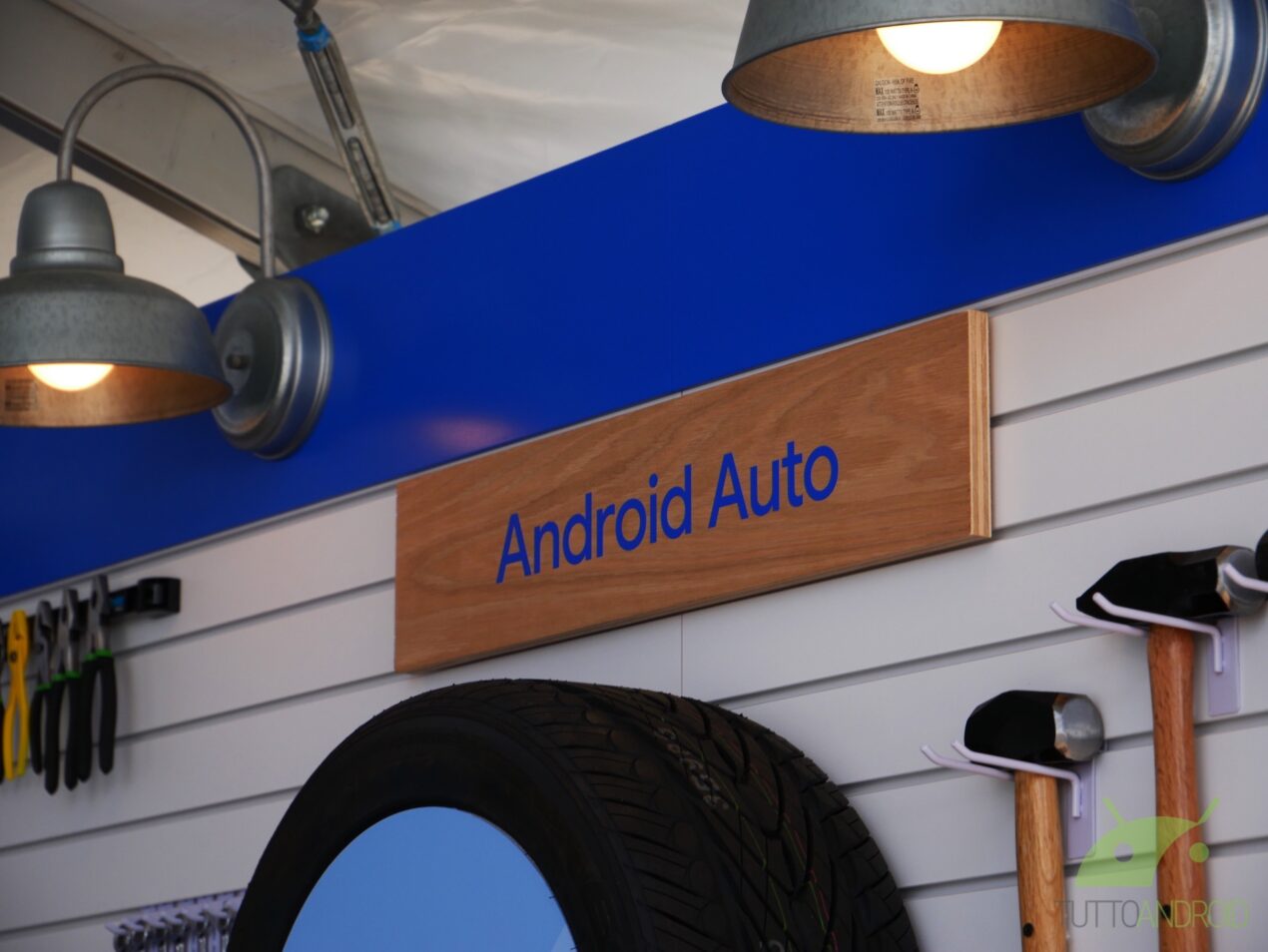 Google annuncia tre grandi novità per Android Auto, fra cui un nuovo look