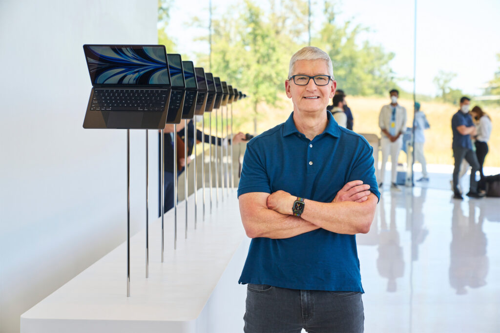 Apple Tim Cook WWDC 2022 MacBook Air M2