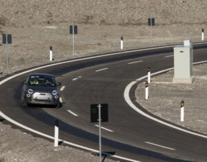 Arena del Futuro: la strada che ricarica le auto elettriche