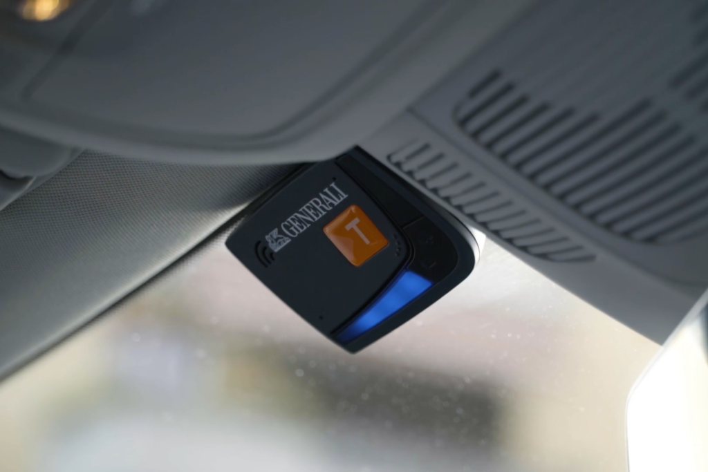 Next è il dispositivo smart che unisce i servizi Generali Italia, Generali Jeniot e Telepass in un unico posto.