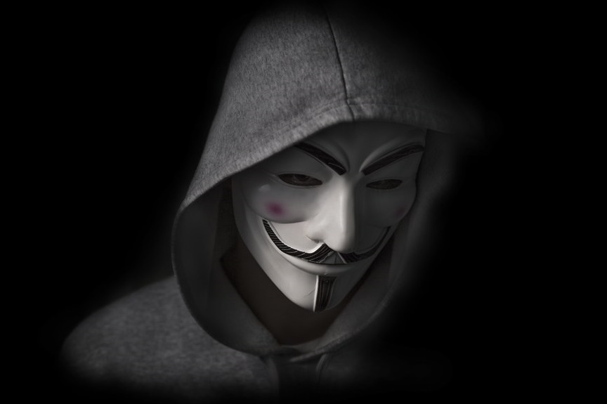 Anonymous dichiara guerra al fondatore di Terra, per far luce sul crac 1