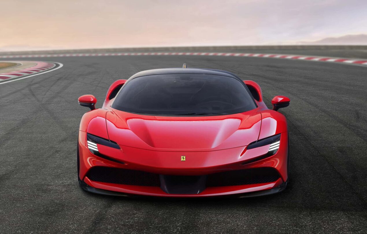 Ferrari svela l'anima elettrica della sua prima supercar a zero emissioni da 1000 cavalli