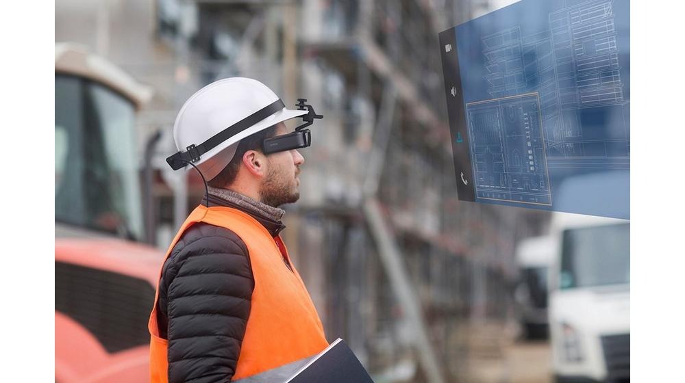 Epson lancia un paio di occhiali smart per lavorare nelle industrie