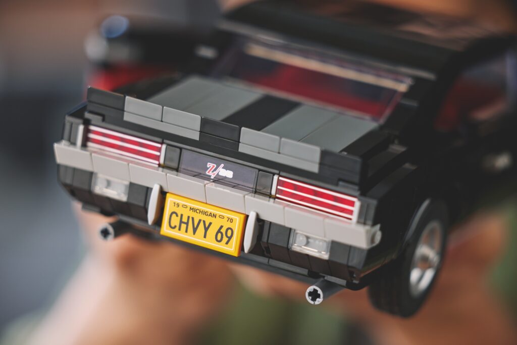 È ufficiale il nuovo set Chevrolet Camaro Z28 LEGO, per gli amanti della velocità 5