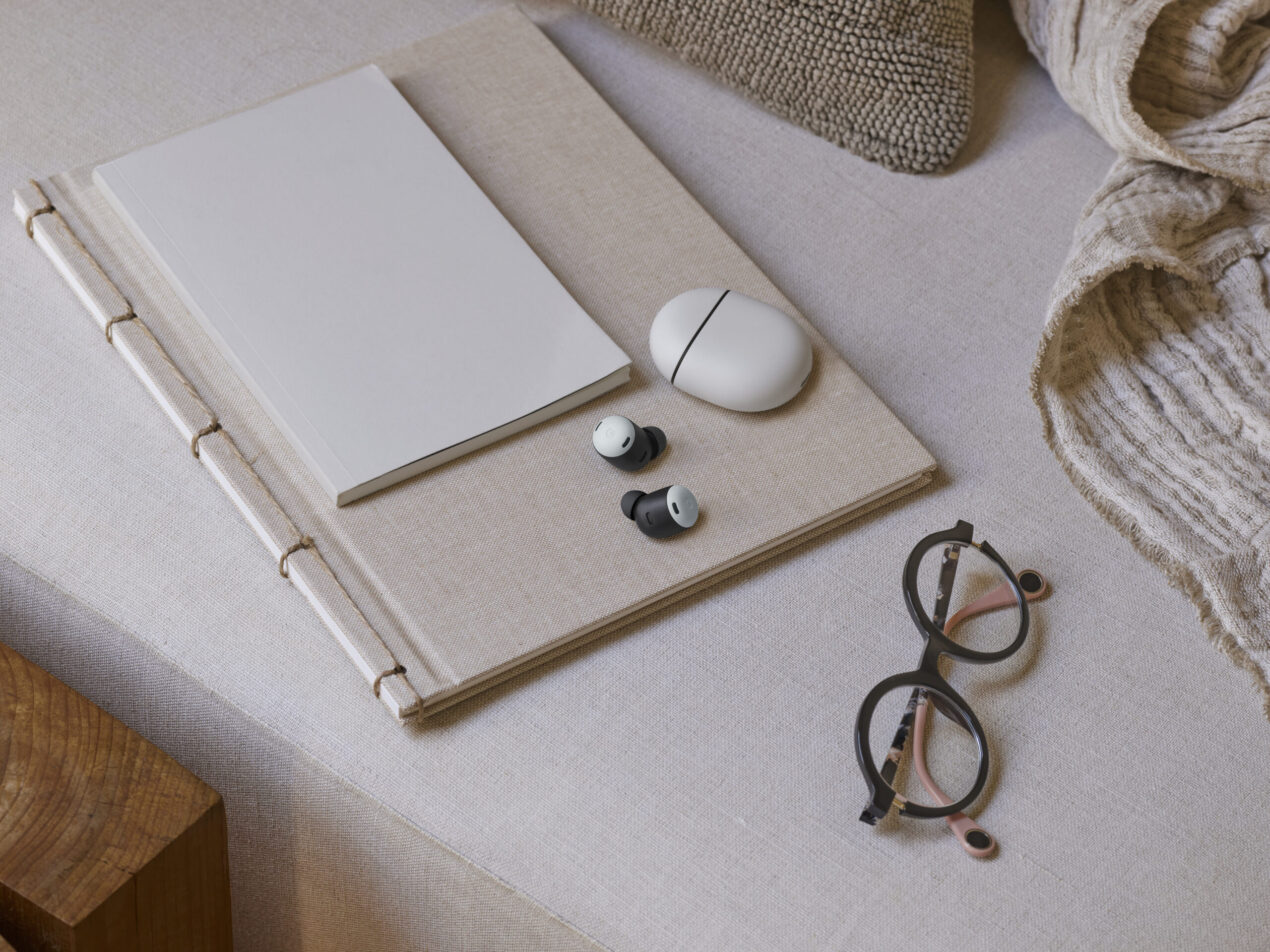 Con le Google Pixel Buds Pro debutta la tecnologia per lo switch audio intelligente