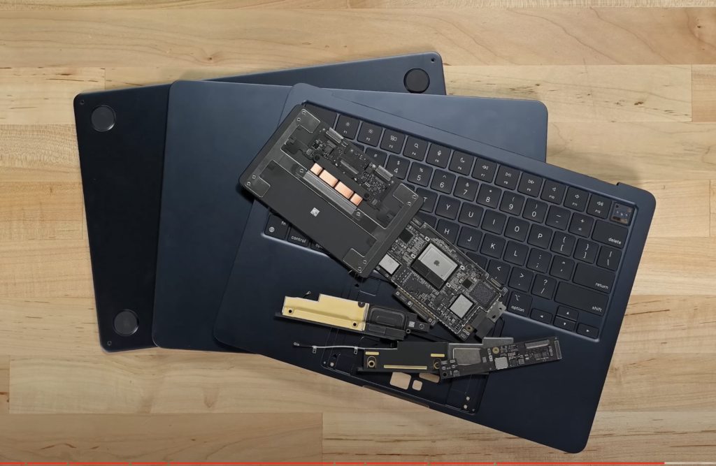 Apple MacBook Air M2 teardown iFixit