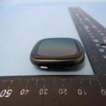 Queste foto mostrano il design dei nuovi Fitbit Sense 2 e Fitbit Versa 4 6