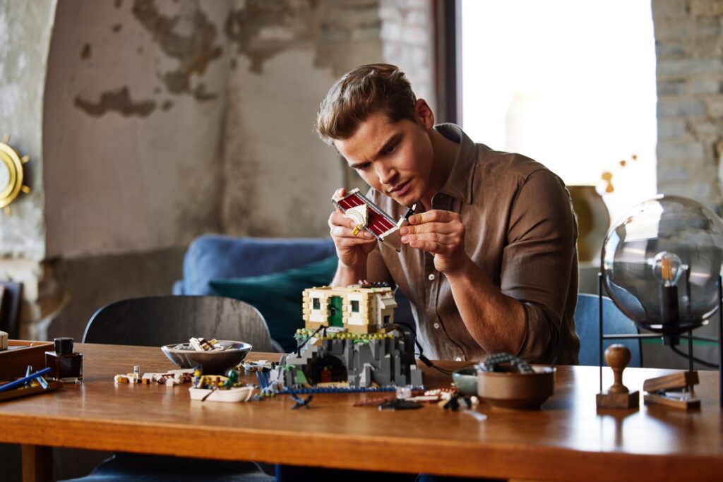 Faro motorizzato LEGO Ideas