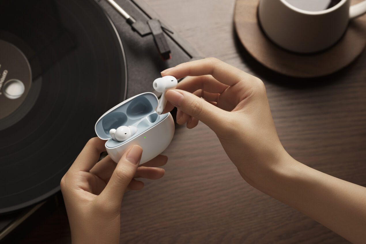 Le cuffie OPPO Enco Free 2i sono ufficiali in Italia: prezzo e particolarità