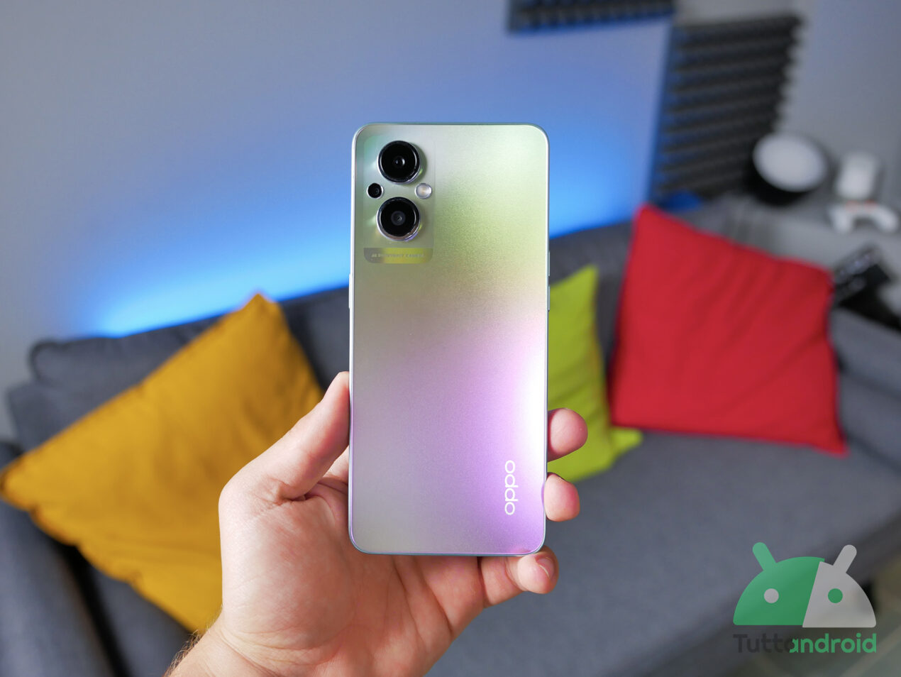 Recensione Oppo Reno8 Lite 5G: ha due bellissimi LED di notifica