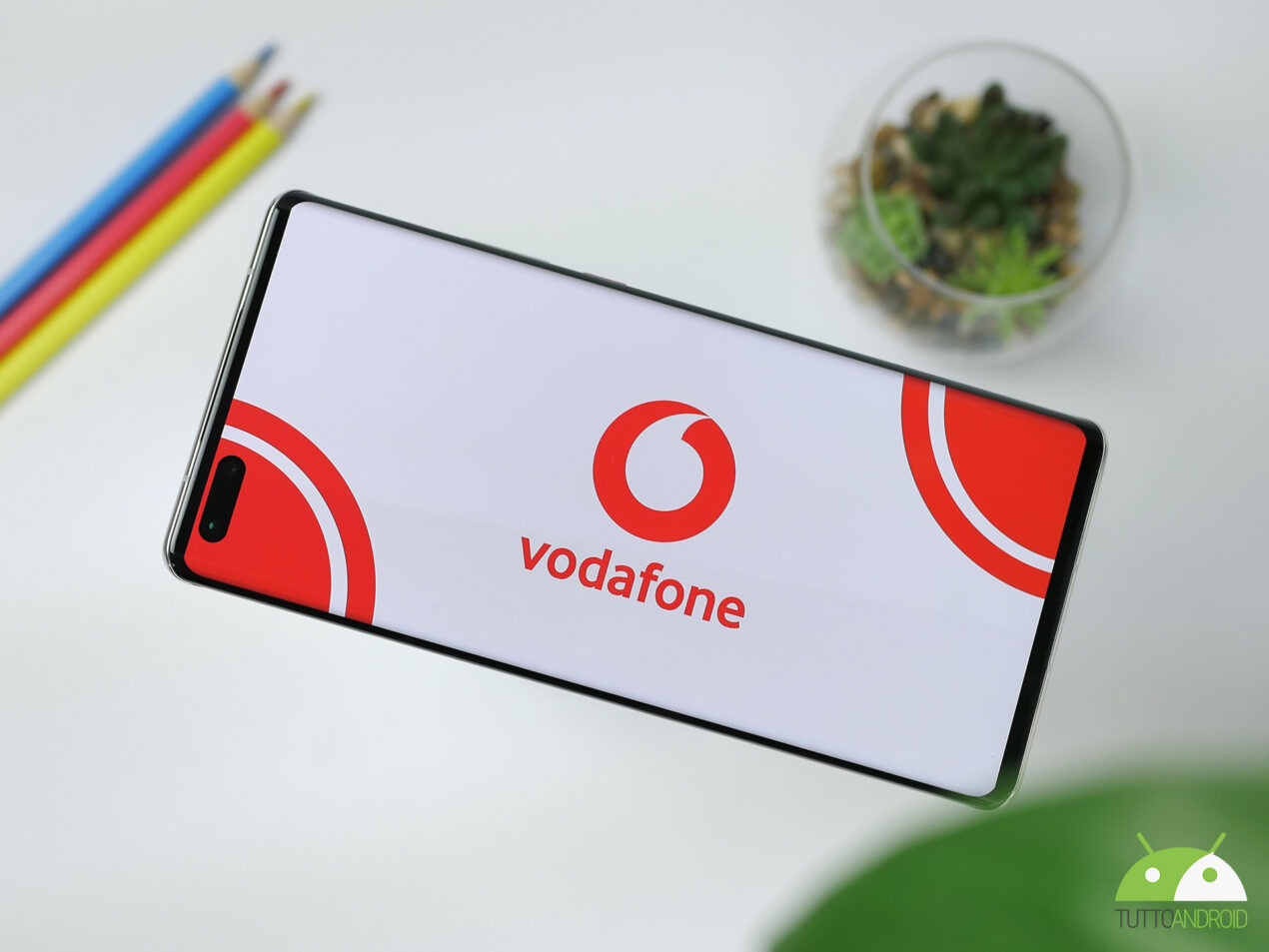 Rubati 310 GB di dati a Vodafone Italia: la posizione ufficiale