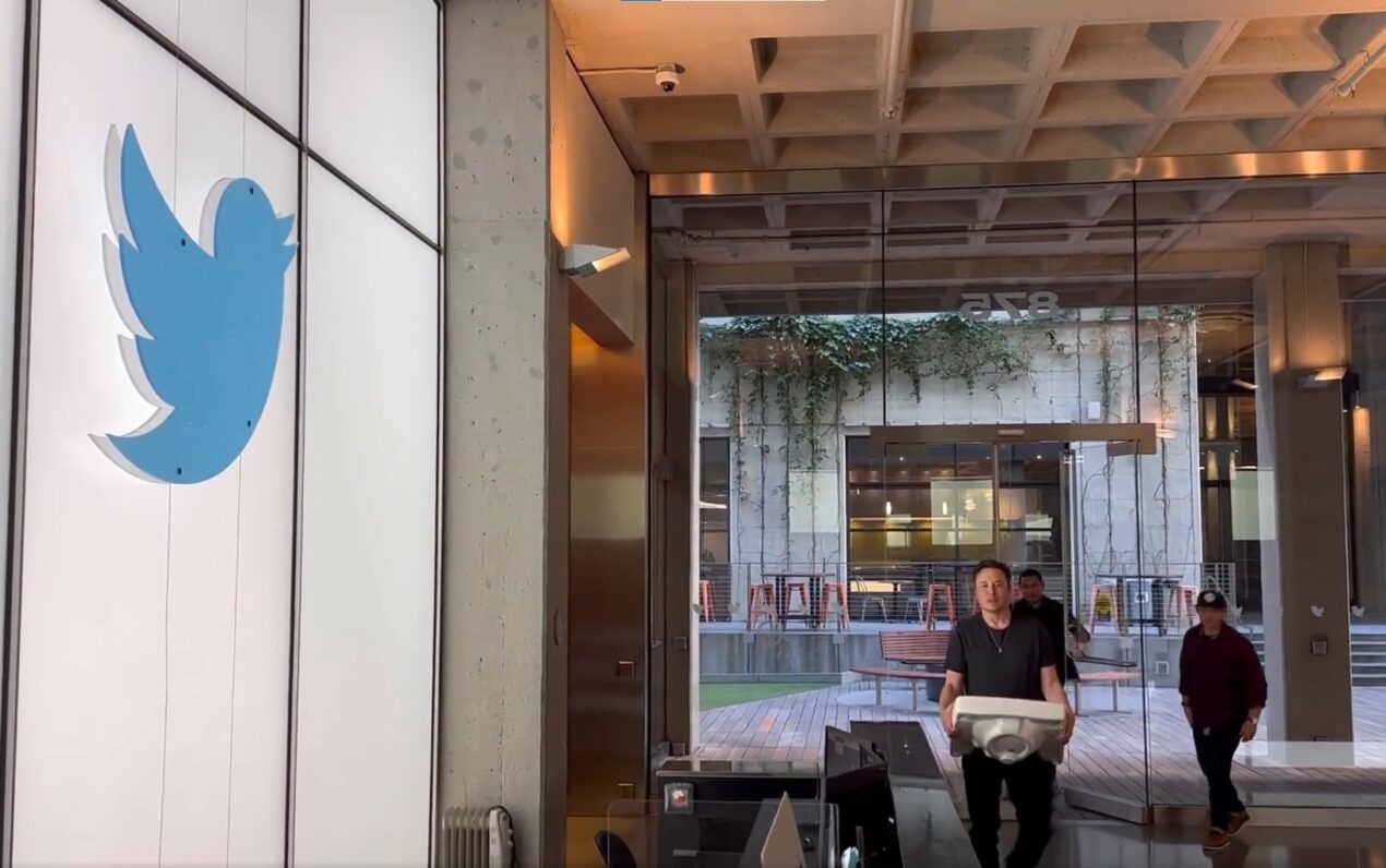 Elon Musk ha già iniziato a cambiare Twitter