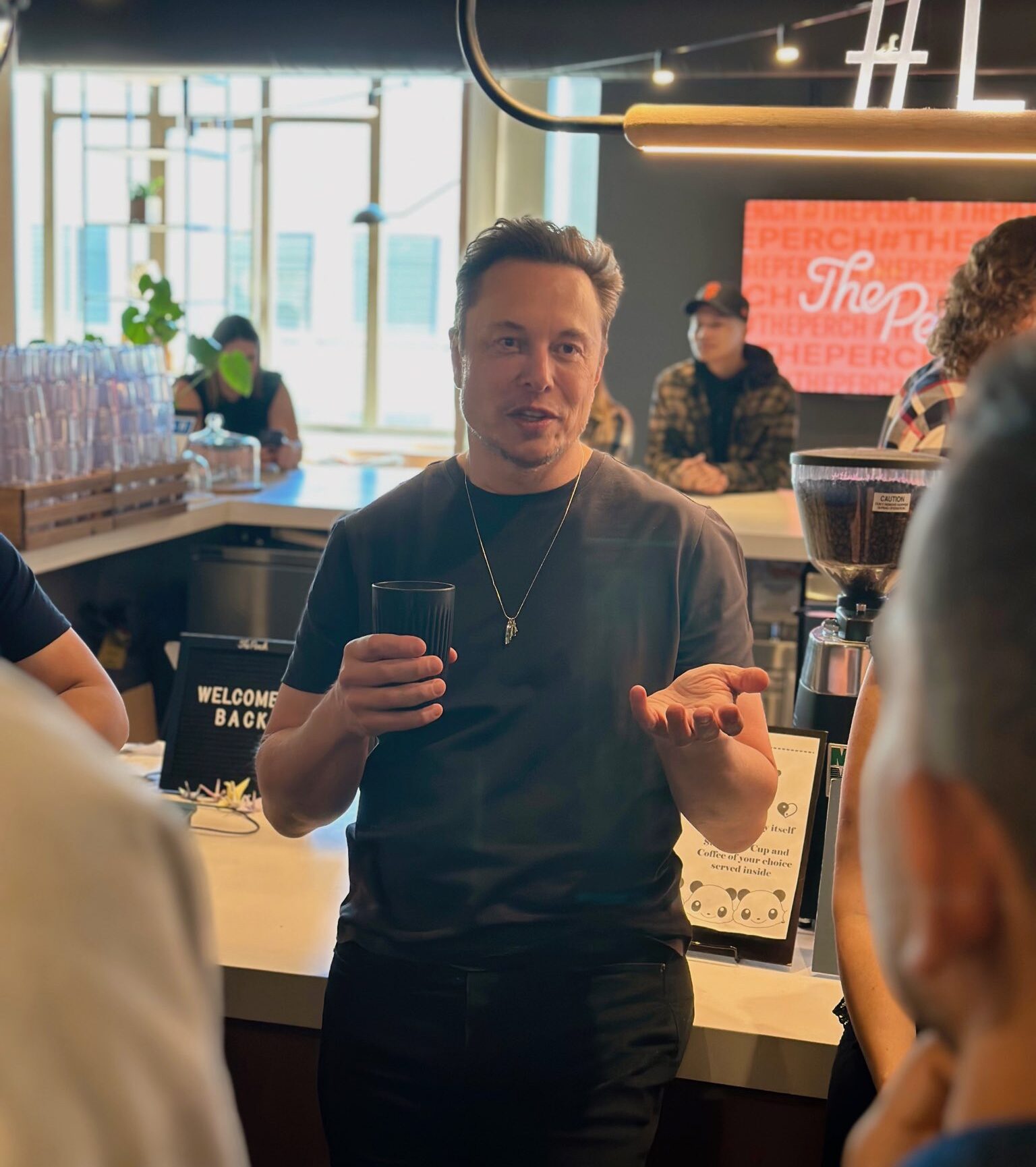 Elon Musk incontra dipendenti Twitter