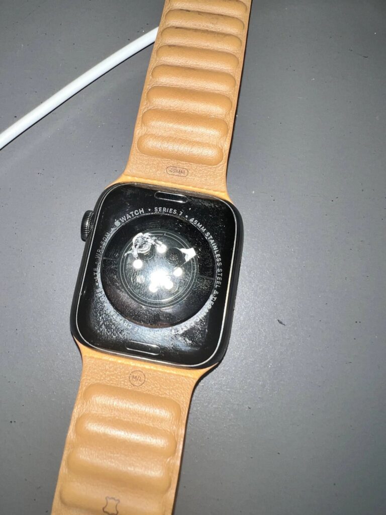 Esplode la batteria di un Apple Watch; l'azienda tenta di insabbiare l'accaduto 1