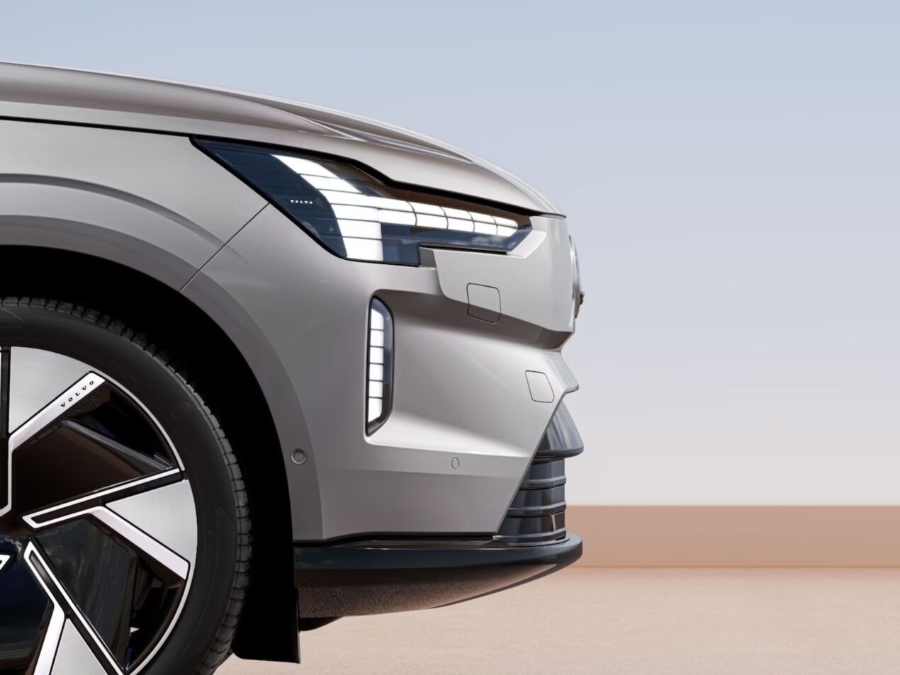 Debutta Volvo EX90, un concentrato di tecnologia in formato SUV elettrico per 7