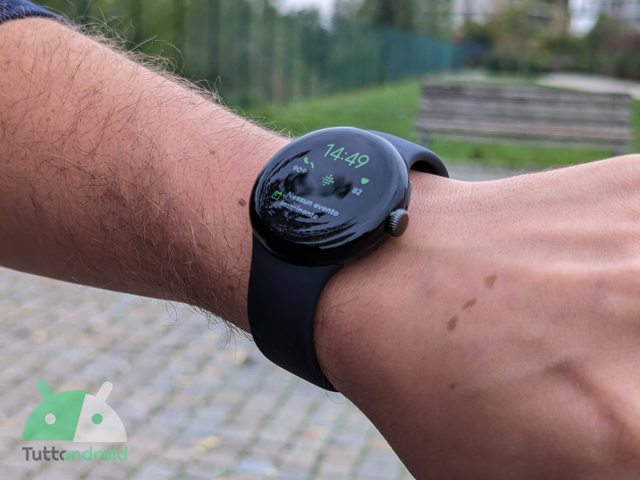 Google Pixel Watch supporta più profili eSIM e si prepara a un'altra novità