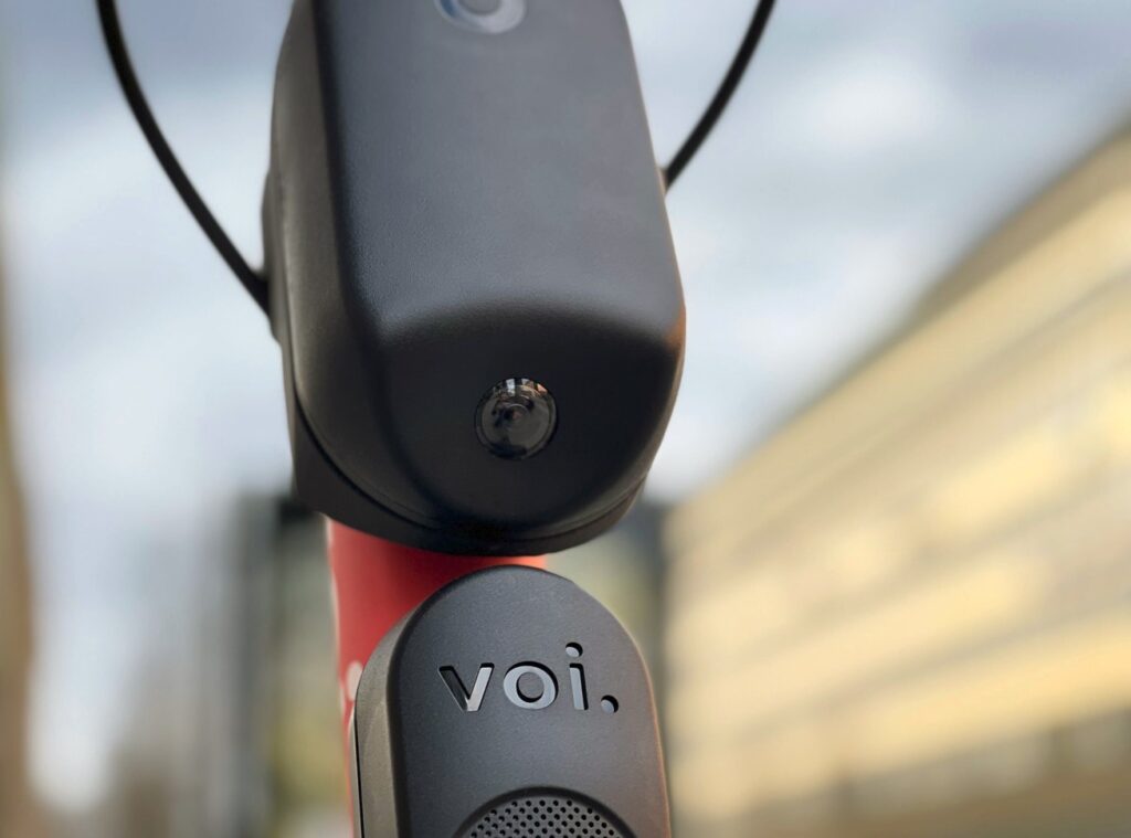 sensore marciapiede monopattini voi