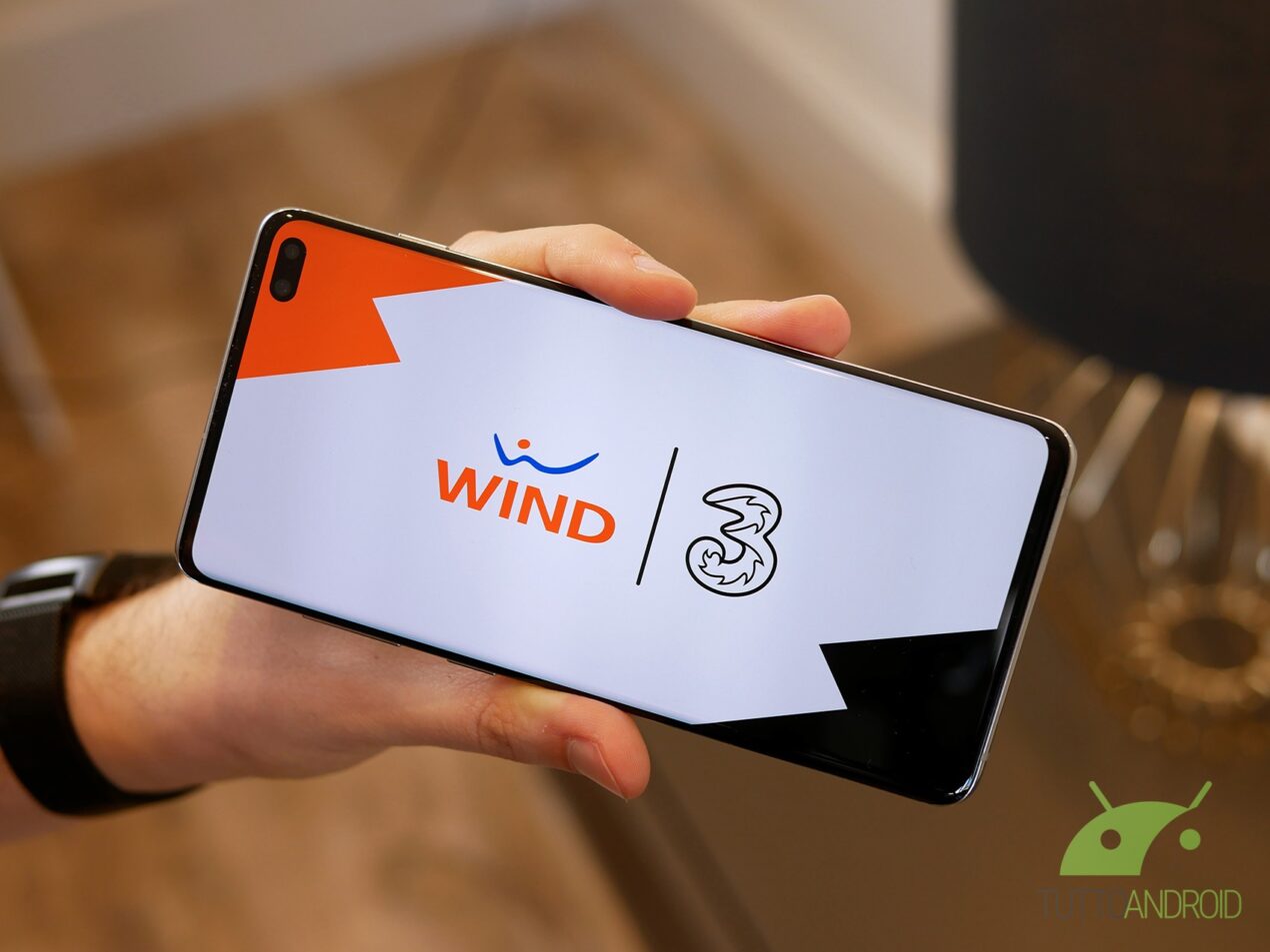 Wind Tre non funziona, down per rete mobile e fissa oggi 30 novembre
