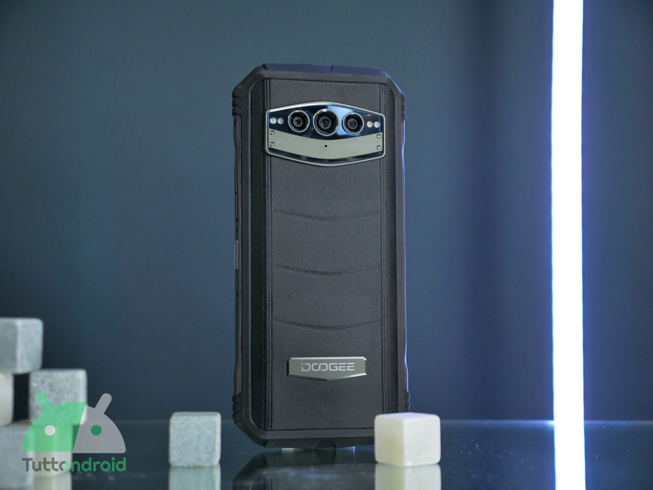 Recensione Doogee V30: rugged che sorprende con e-sim, ottimo display e fluidità