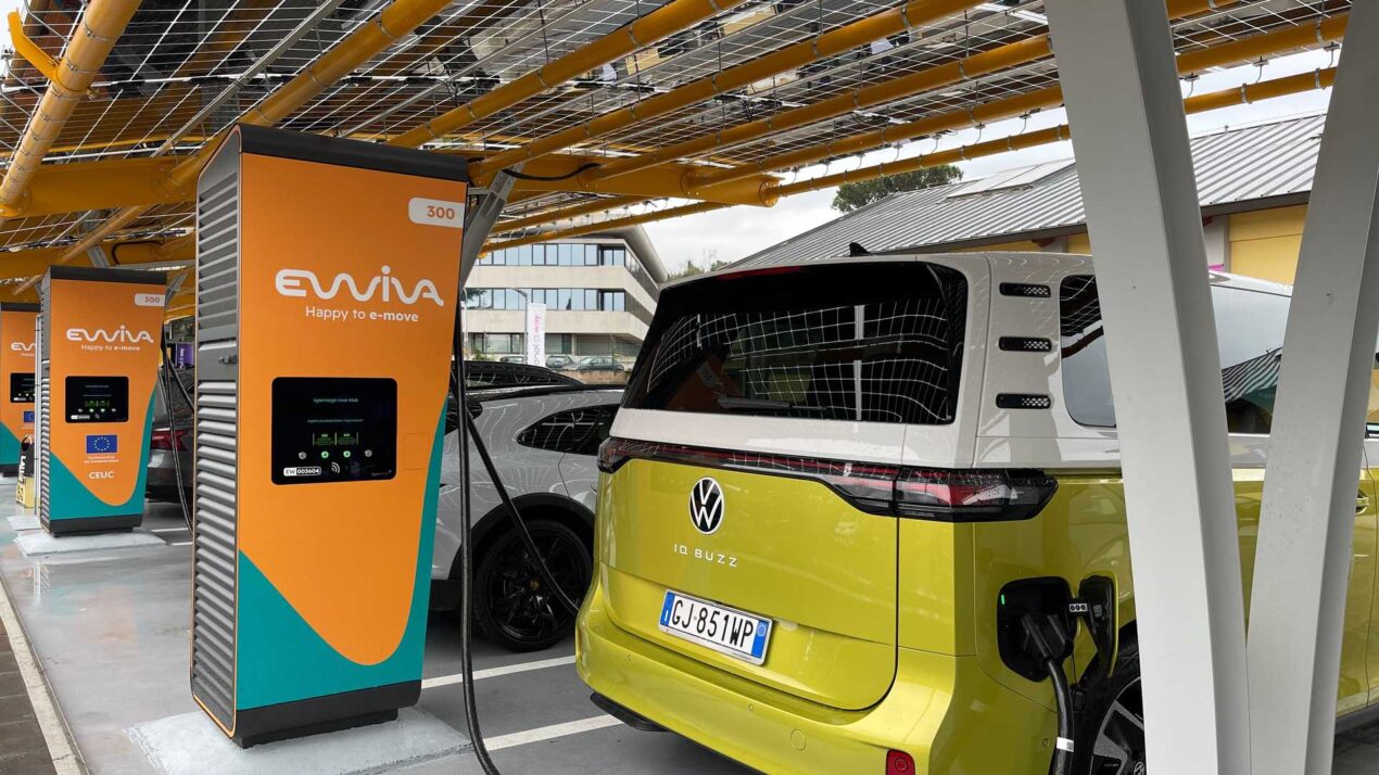 Nasce Ewiva: Enel X e Volkswagen insieme per 3000 hub di ricarica fino a 350 kW