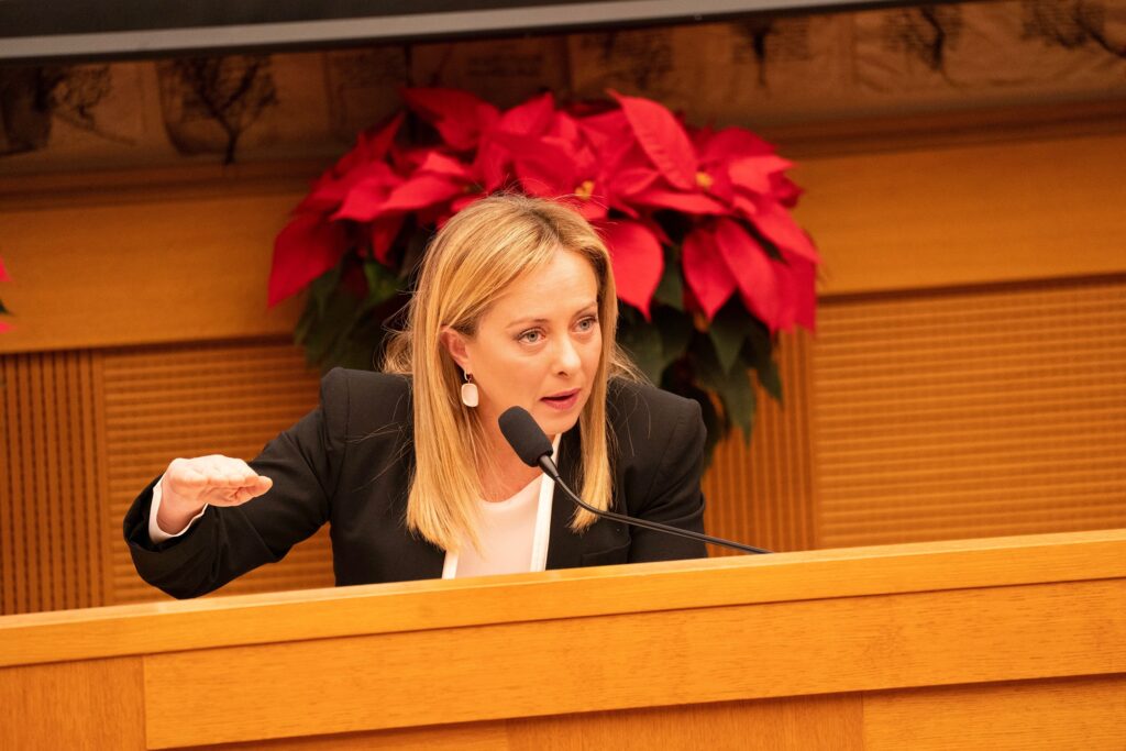 Meloni contro stop auto termiche 2035