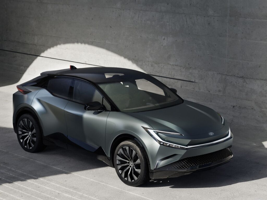 Toyota bZ SUV compatto