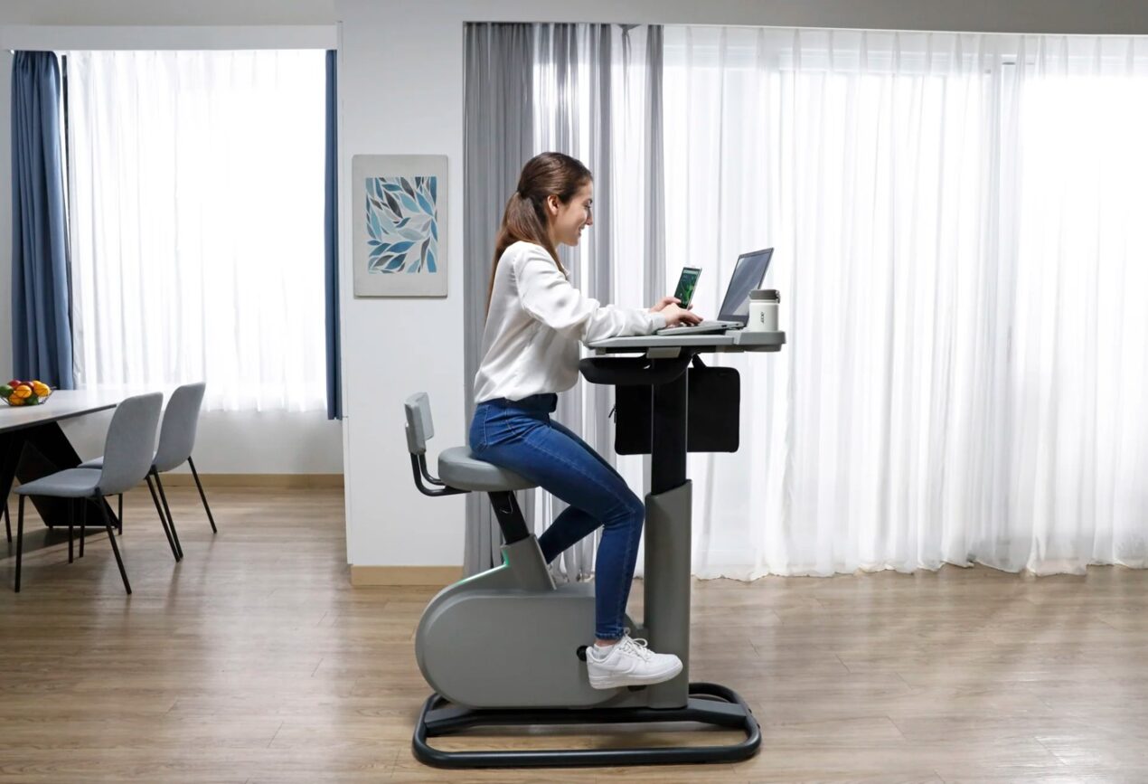 Questa scrivania a pedali di Acer alimenta computer e altri dispositivi