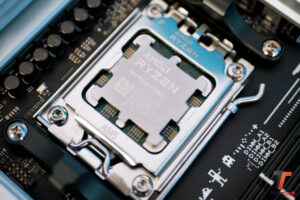 I processori AMD Zen5 promettono bene: sembrano molto più veloci dei Zen4 1
