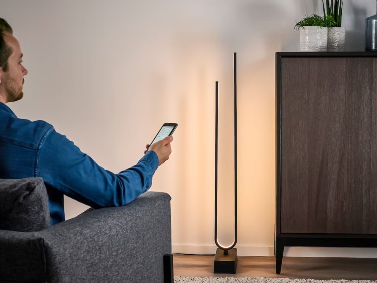 IKEA ha lanciato in Italia due lampade smart molto particolari