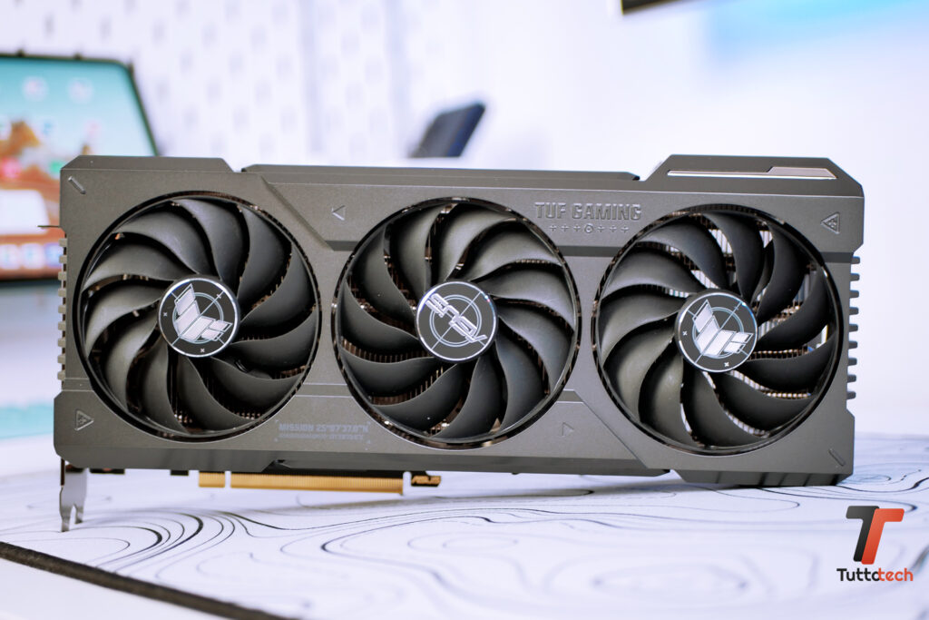 la custom ASUS TUF Gaming RTX 4070 Ti