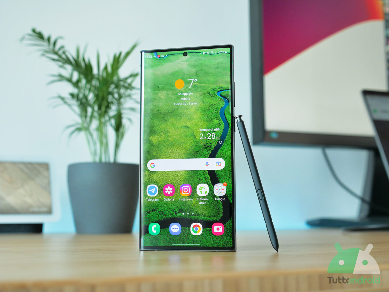 Il display di Samsung Galaxy S23 Ultra è dietro solo a quello di iPhone 14 Pro