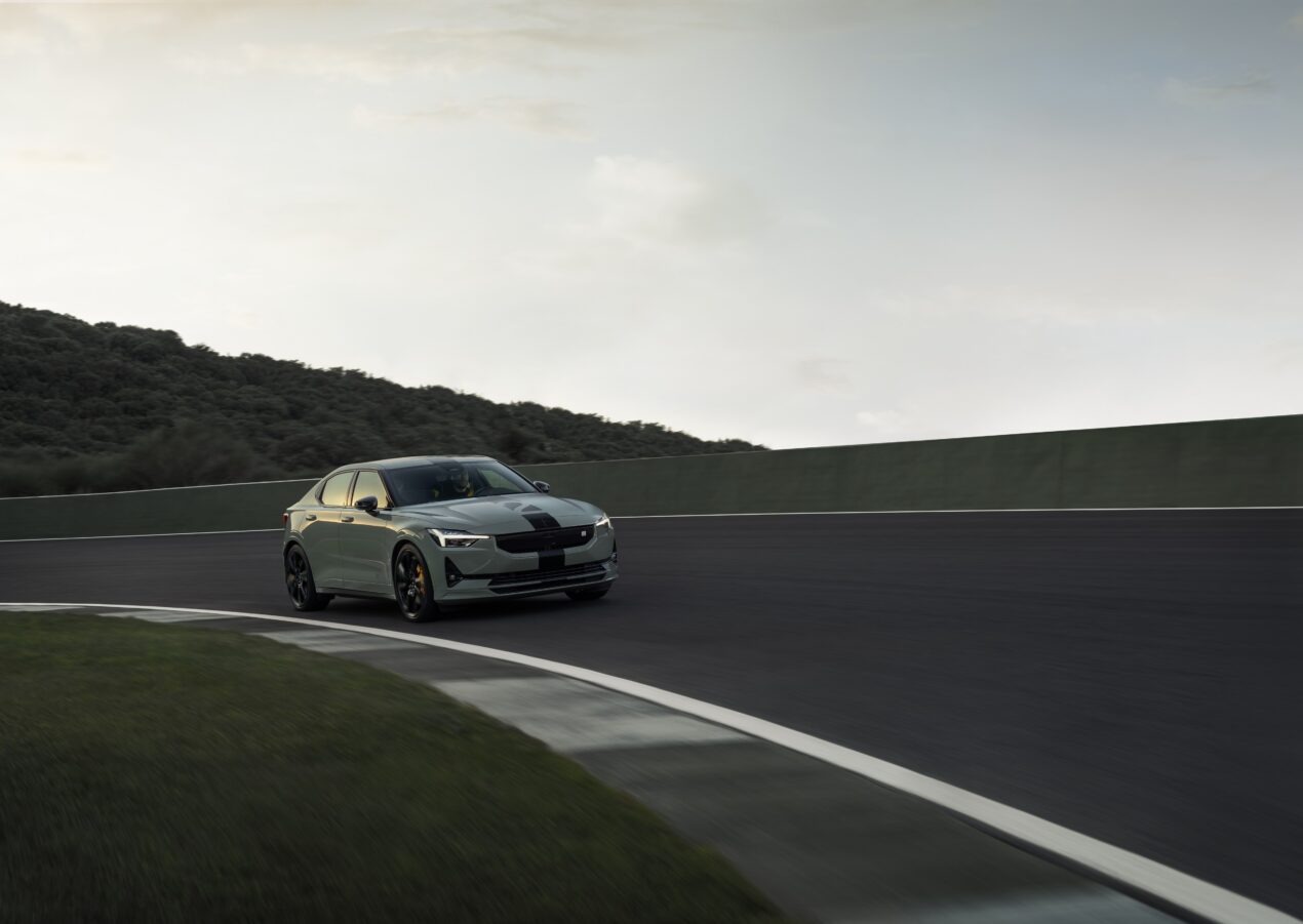Polestar 2 BST 230 è la nuova edizione limitata della sportiva elettrica svedese