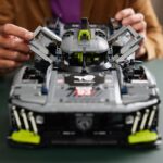 LEGO Technic PEUGEOT 9X8 è un omaggio all'hypercar ibrida della 24 ore di Le Mans 4