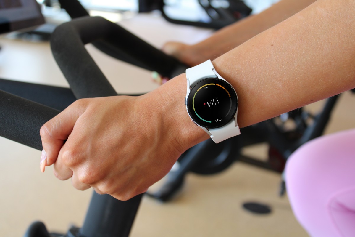 Gli smartwatch Samsung ora supportano le attrezzature per il fitness di Peloton