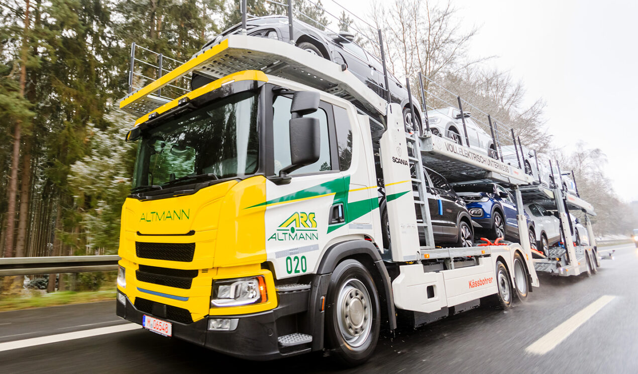 Scania lancia il primo camion elettrico per il trasporto di auto al mondo