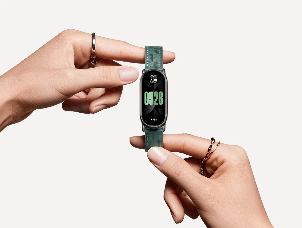 Xiaomi Smart Band 8 è ufficiale e più stilosa che mai