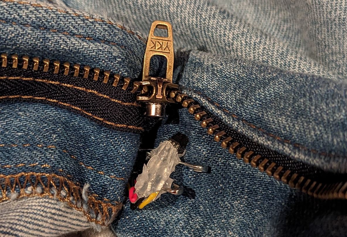 Qualcuno ha inventato i jeans che evitano brutte figure