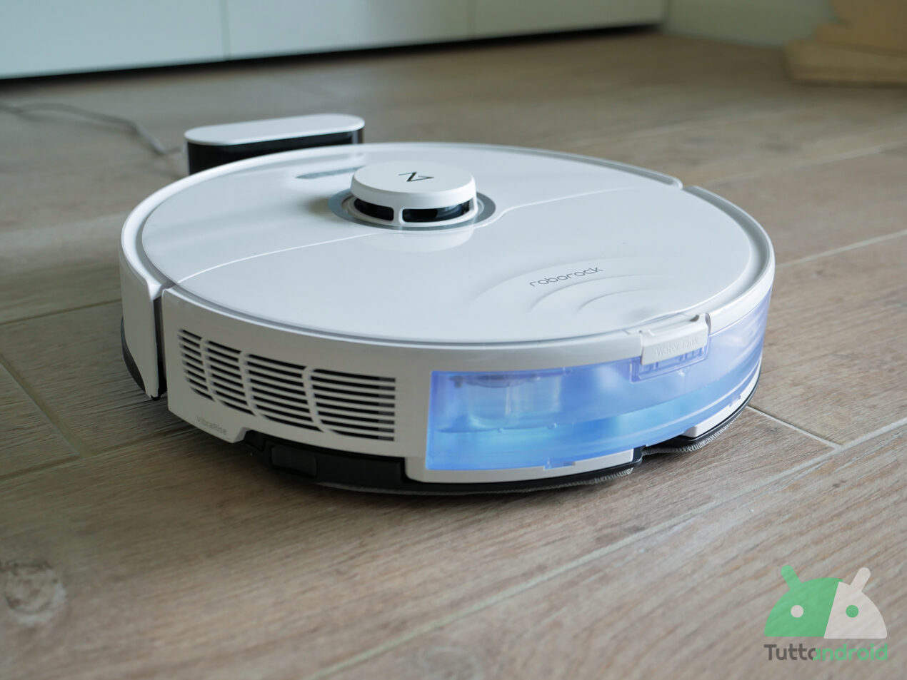 Roborock S8 è il nuovo super robot che aspira e lava comandandolo da smartphone