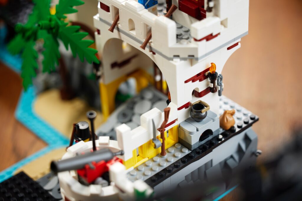 LEGO Icons La Fortezza di Eldorado