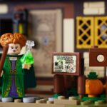 Sprigionate la magia con LEGO Ideas Disney Hocus Pocus: Il cottage delle sorelle Sanderson 4