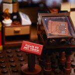 Sprigionate la magia con LEGO Ideas Disney Hocus Pocus: Il cottage delle sorelle Sanderson 5