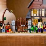 Sprigionate la magia con LEGO Ideas Disney Hocus Pocus: Il cottage delle sorelle Sanderson 6