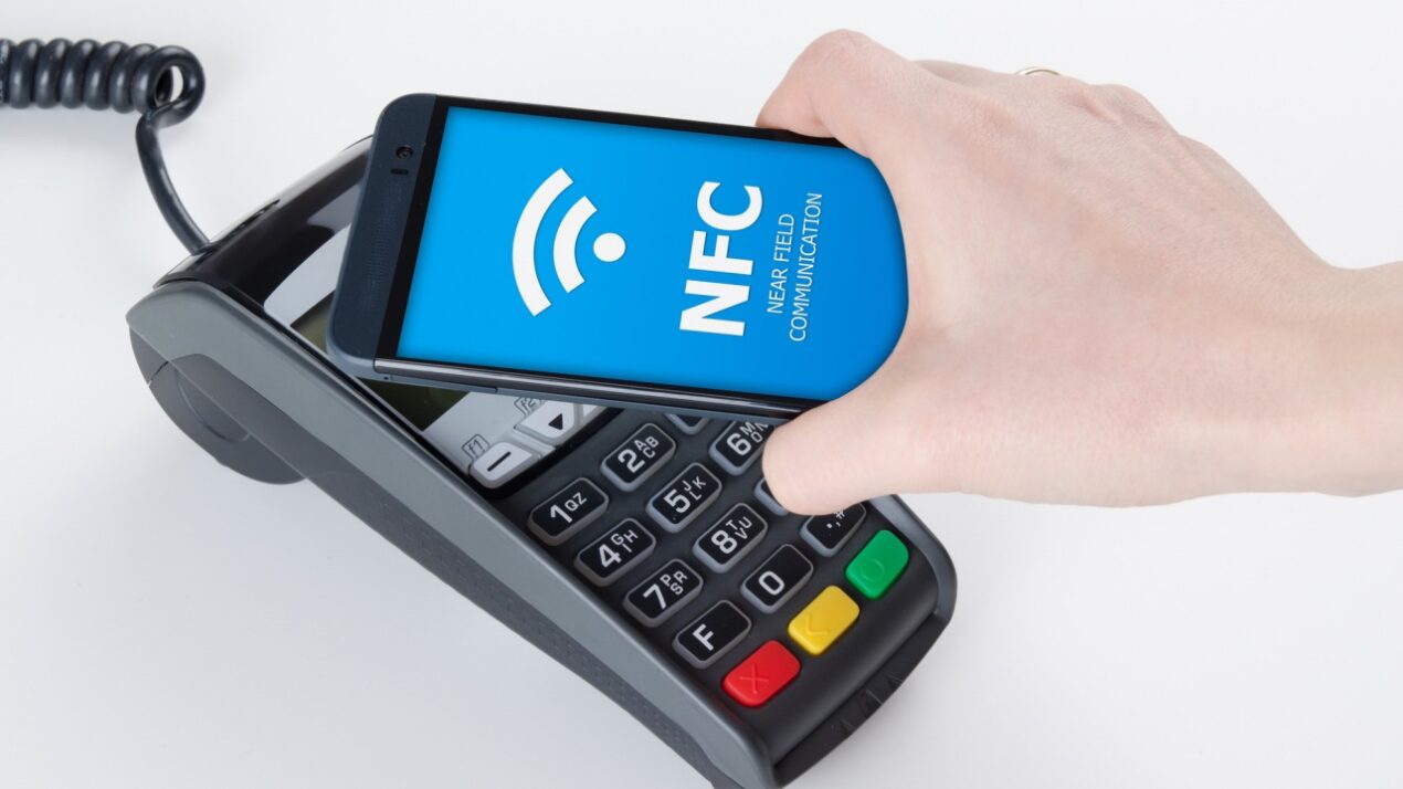 Pagare con lo smartphone sarà sempre più facile con l'NFC