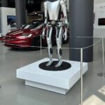 Tesla Bot è già nei negozi ma solo per immagine 1