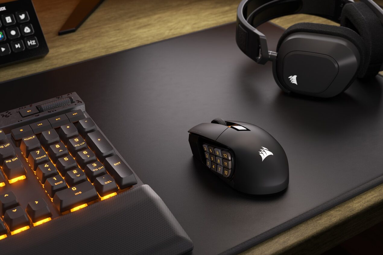Corsair lancia il nuovo mouse Scimitar Elite Wireless: il top per il gaming MMO
