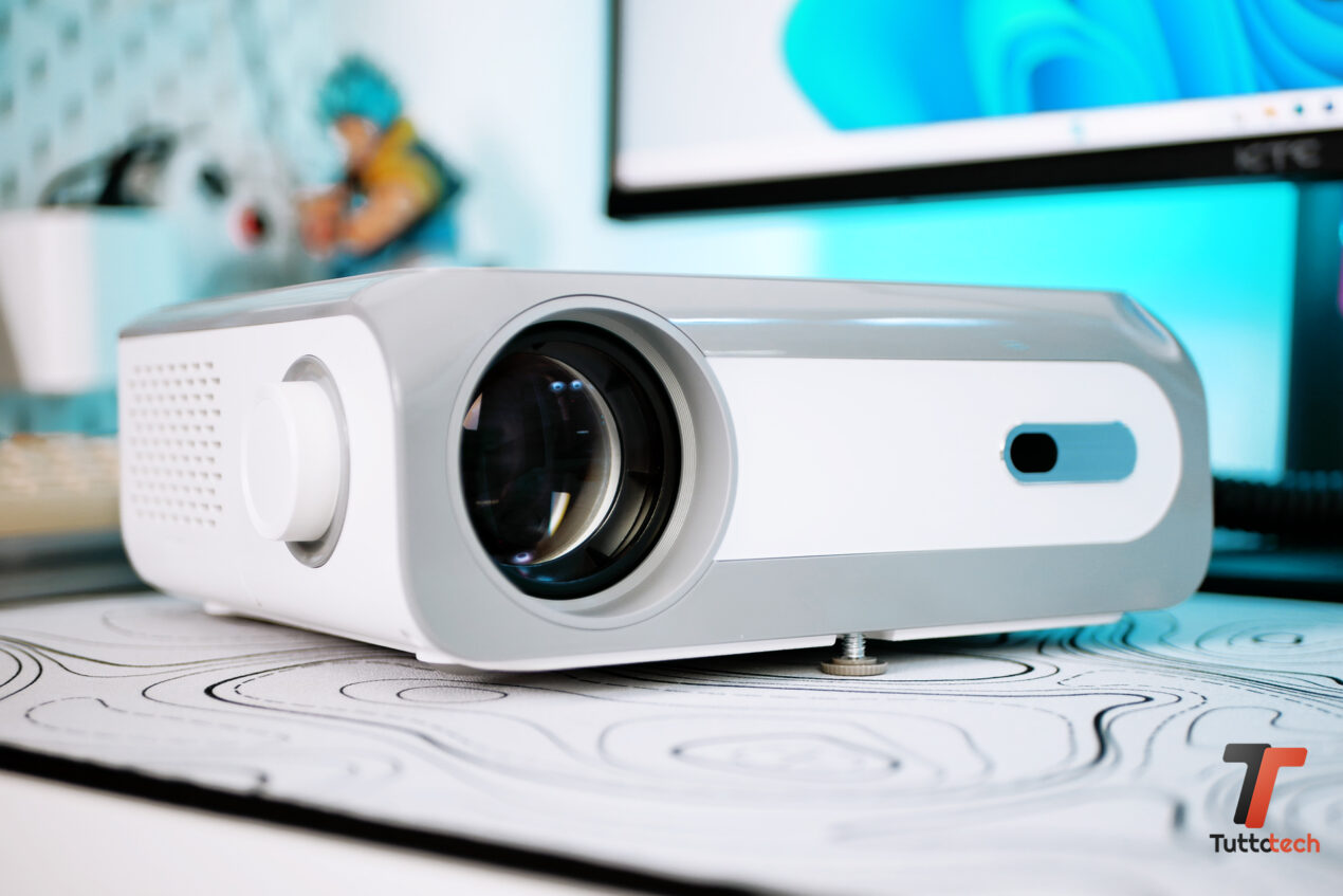 Recensione Mecool KP1: buon modo per provare un proiettore con Google TV